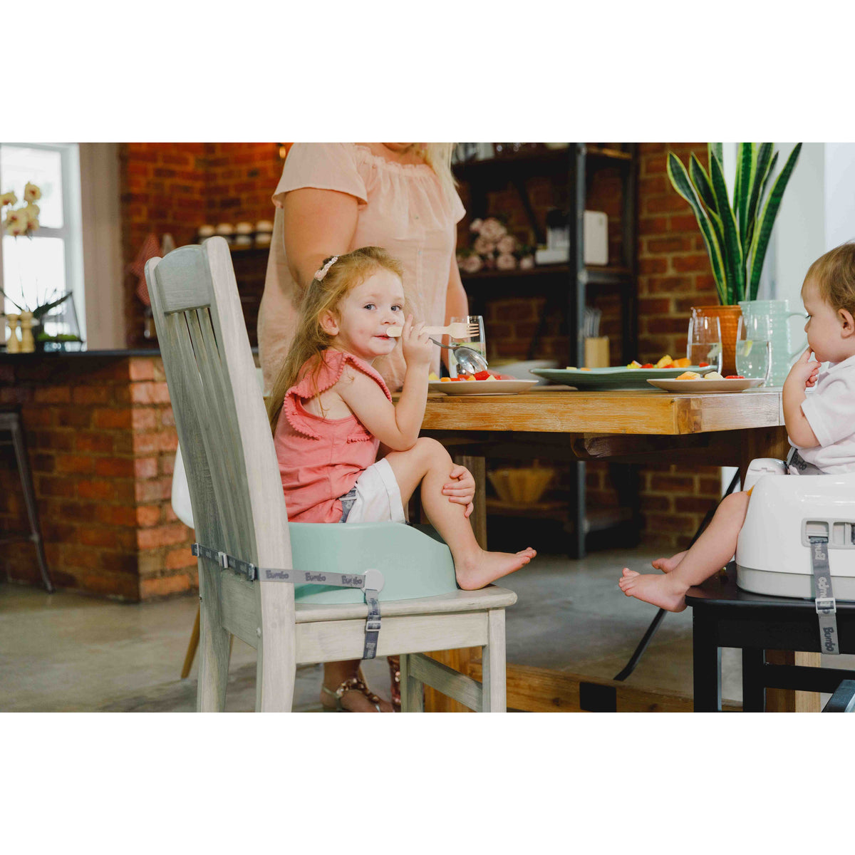 bumbo-booster-seat-hemlock- (4)