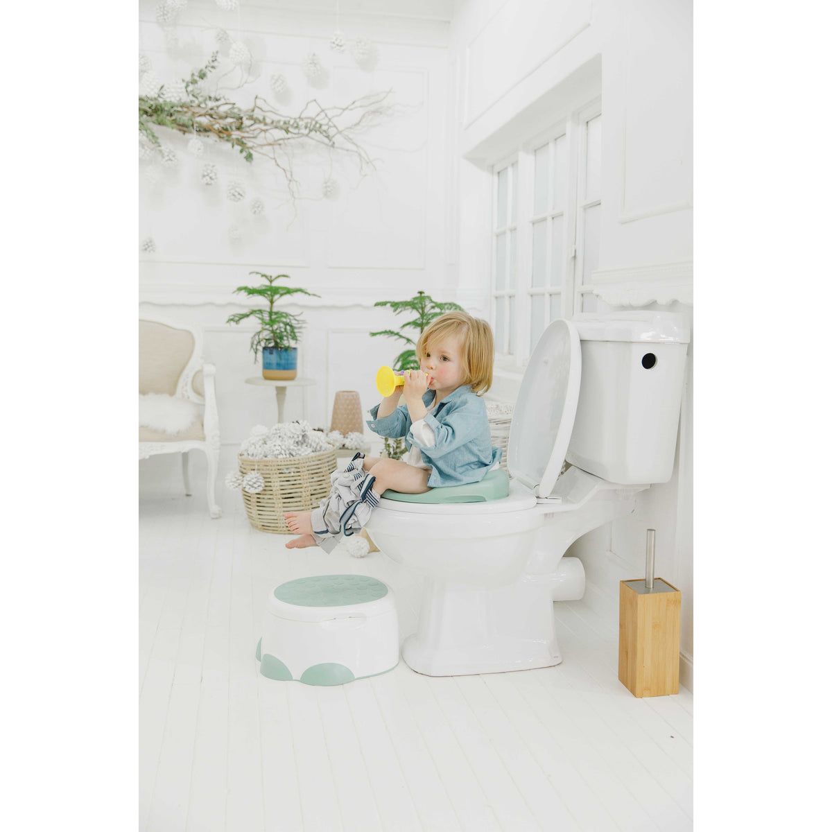 bumbo-step-n-potty-hemlock- (4)