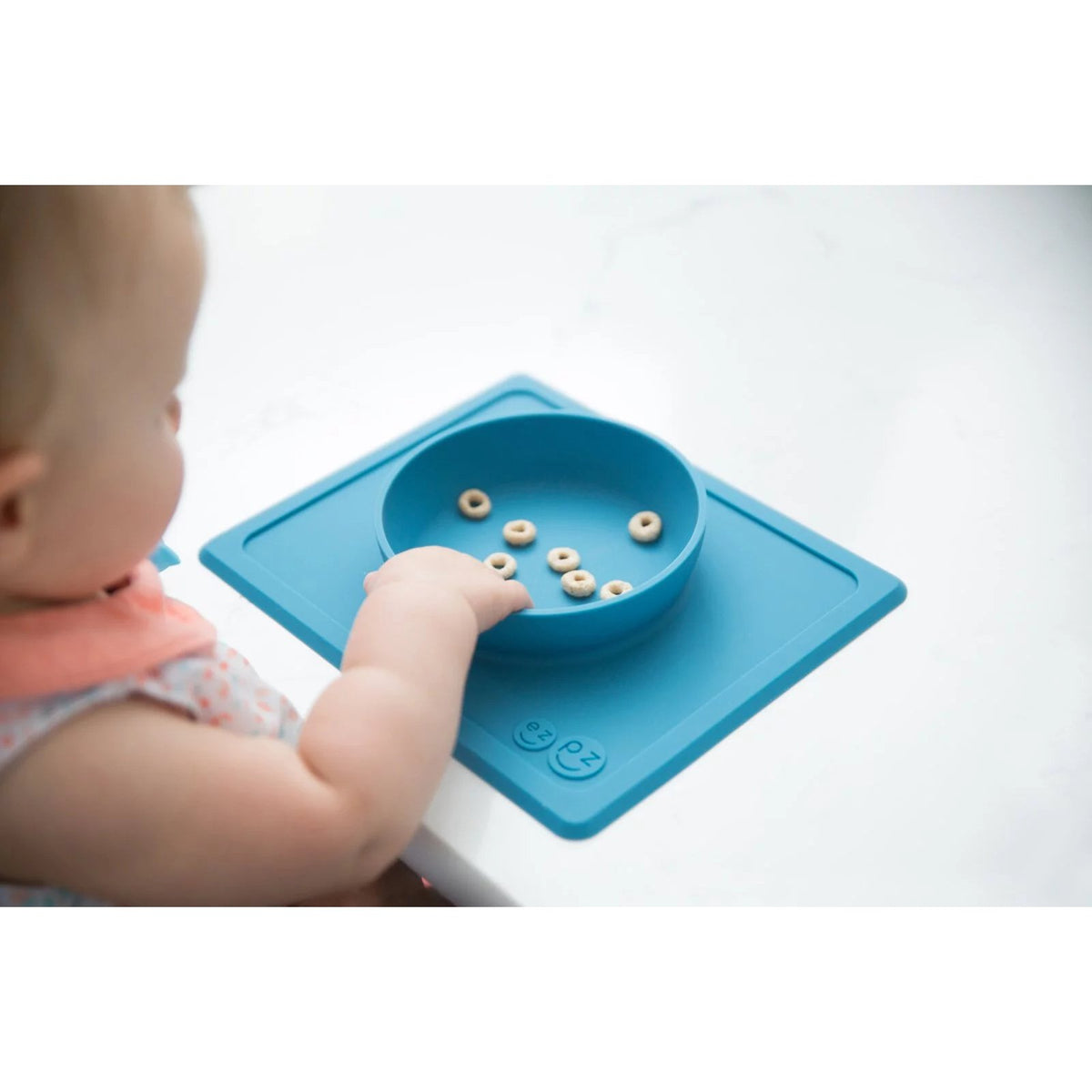 ezpz-mini-bowl-silicone-bowl-&amp;-placemat-blue- (4)