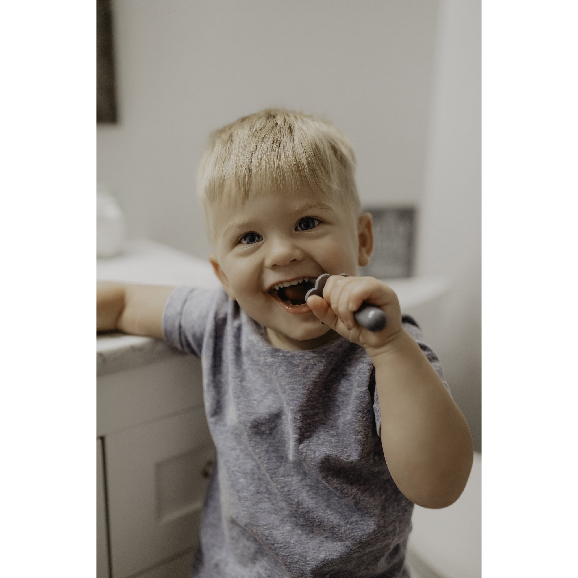 grabease-double-sided-toothbrush-gray- (21)